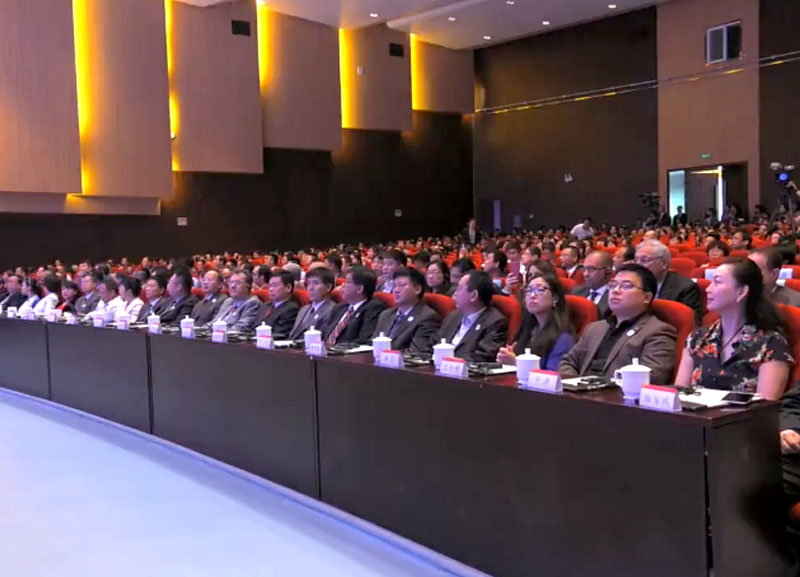 每个妇女，每个儿童启动仪式